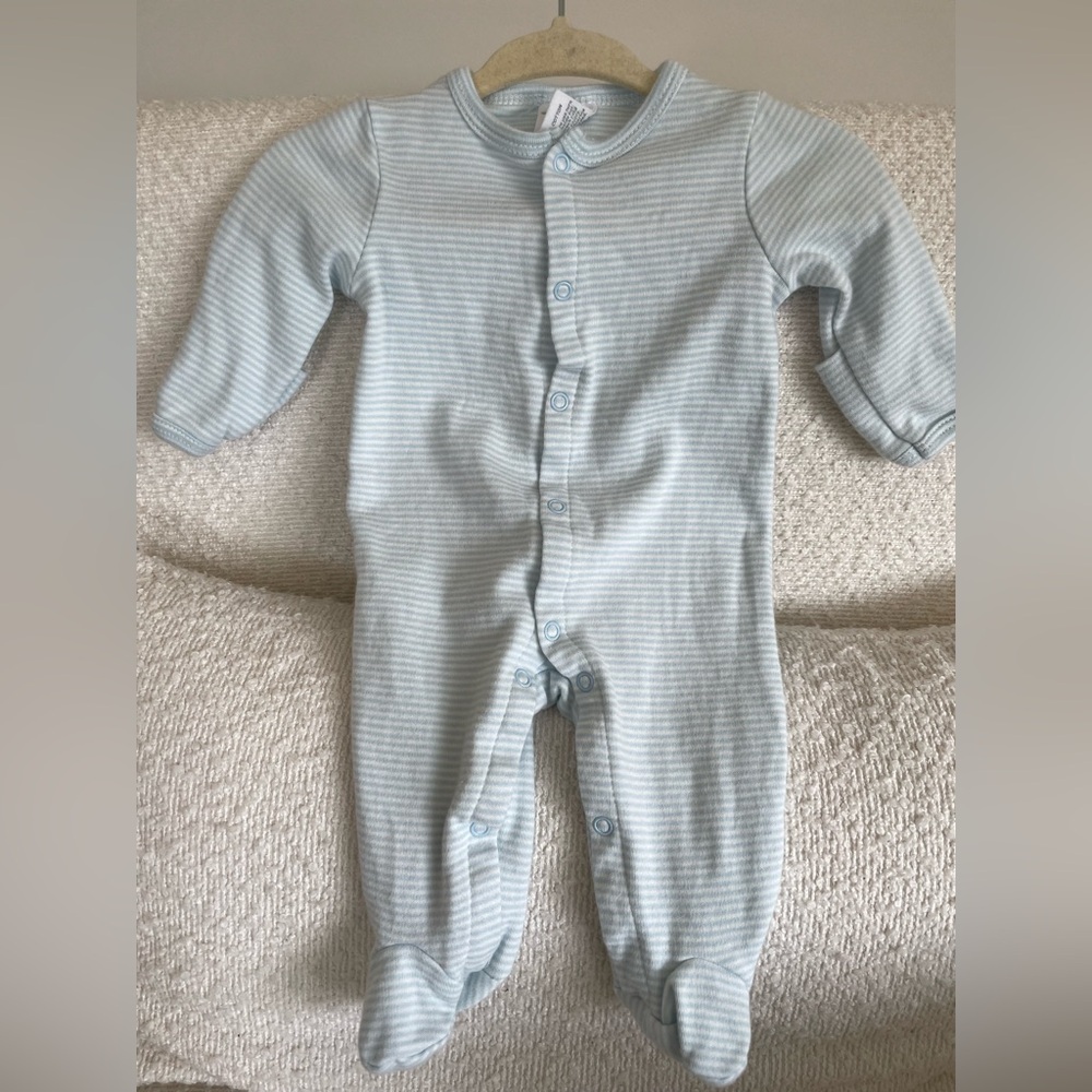 NWOT button 100% cotton footie sleeper SZ newborn